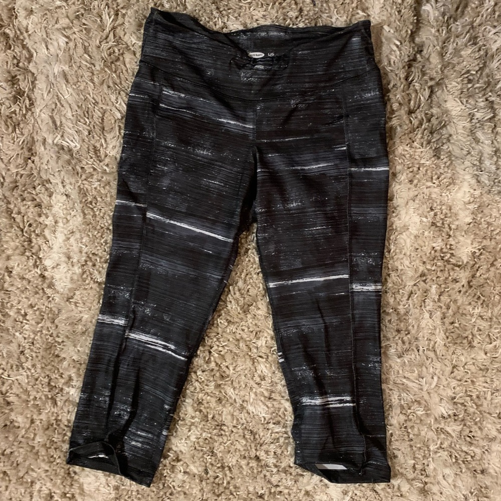 Old Navy Active Cropped Leggings - Size Large